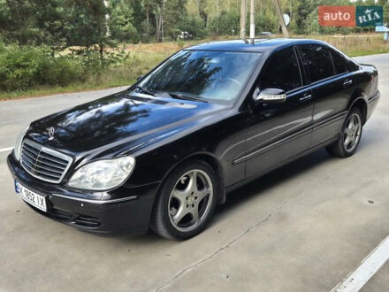 Мерседес С Класс 2004 в Славуте на Automoto.ua Черный Мерседес С Класс, объемом двигателя 3.22 л и пробегом 320 тыс. км за 4950 $, фото 1 на Automoto.ua