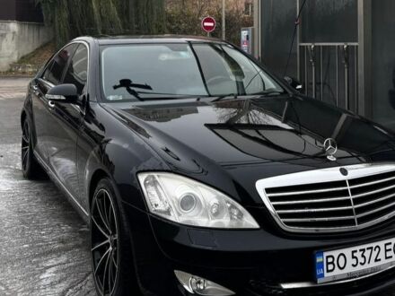 Черный Мерседес С Класс, объемом двигателя 3.5 л и пробегом 300 тыс. км за 11500 $, фото 1 на Automoto.ua