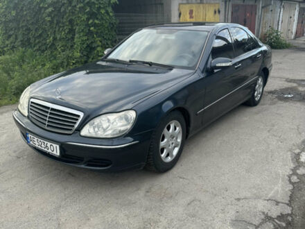 Чорний Мерседес С Клас, об'ємом двигуна 3.2 л та пробігом 430 тис. км за 6000 $, фото 1 на Automoto.ua