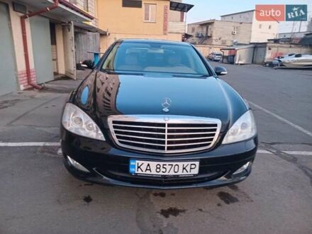 Мерседес С Клас 2005 у Києві на Automoto.ua Чорний Мерседес С Клас, об'ємом двигуна 3.5 л та пробігом 285 тис. км за 11500 $, фото 1 на Automoto.ua