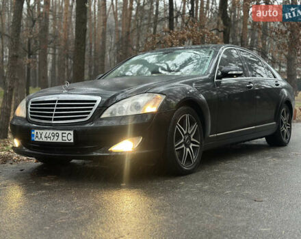Чорний Мерседес С Клас, об'ємом двигуна 3.5 л та пробігом 300 тис. км за 6999 $, фото 1 на Automoto.ua