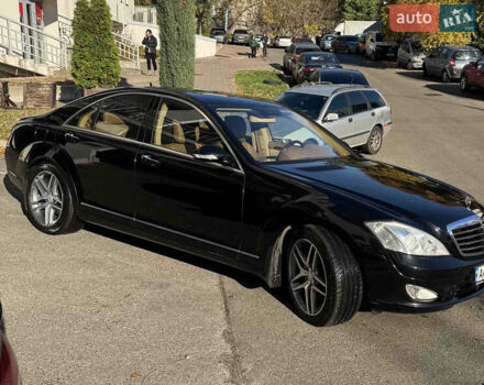 Мерседес С Класс 2005 в Киеве на Automoto.ua Черный Мерседес С Класс, объемом двигателя 5.5 л и пробегом 150 тыс. км за 14900 $, фото 1 на Automoto.ua