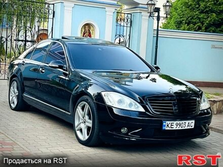 Мерседес С Класс 2005 в Кривом Роге на Automoto.ua Черный Мерседес С Класс, объемом двигателя 5.5 л и пробегом 186 тыс. км за 11500 $, фото 1 на Automoto.ua