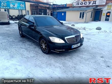 Чорний Мерседес С Клас, об'ємом двигуна 5.5 л та пробігом 123 тис. км за 14500 $, фото 1 на Automoto.ua
