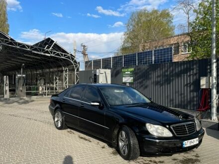 Чорний Мерседес С Клас, об'ємом двигуна 3.7 л та пробігом 317 тис. км за 5500 $, фото 1 на Automoto.ua