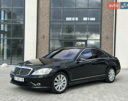 Чорний Мерседес С Клас, об'ємом двигуна 5.5 л та пробігом 299 тис. км за 9500 $, фото 1 на Automoto.ua