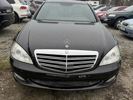 Черный Мерседес С Класс, объемом двигателя 3.5 л и пробегом 395 тыс. км за 8500 $, фото 1 на Automoto.ua