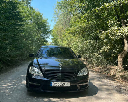 Черный Мерседес С Класс, объемом двигателя 3.5 л и пробегом 220 тыс. км за 10000 $, фото 1 на Automoto.ua