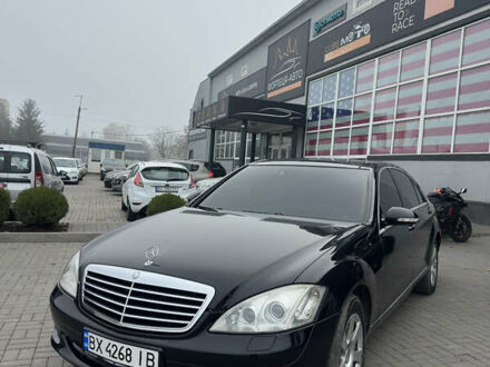 Черный Мерседес С Класс, объемом двигателя 5.44 л и пробегом 227 тыс. км за 11000 $, фото 1 на Automoto.ua