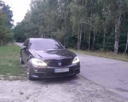 Чорний Мерседес С Клас, об'ємом двигуна 5 л та пробігом 270 тис. км за 10700 $, фото 1 на Automoto.ua