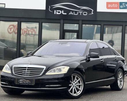 Черный Мерседес С Класс, объемом двигателя 5.51 л и пробегом 193 тыс. км за 12700 $, фото 1 на Automoto.ua