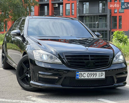 Черный Мерседес С Класс, объемом двигателя 5.5 л и пробегом 270 тыс. км за 11999 $, фото 1 на Automoto.ua