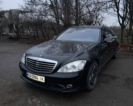 Черный Мерседес С Класс, объемом двигателя 5.5 л и пробегом 168 тыс. км за 15000 $, фото 1 на Automoto.ua