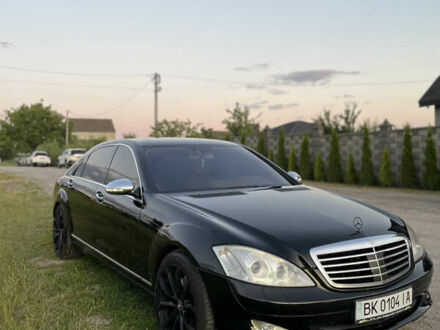 Мерседес С Класс 2006 в Ровно на Automoto.ua Черный Мерседес С Класс, объемом двигателя 3.5 л и пробегом 340 тыс. км за 9000 $, фото 1 на Automoto.ua