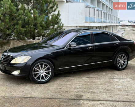 Черный Мерседес С Класс, объемом двигателя 5.46 л и пробегом 350 тыс. км за 10900 $, фото 1 на Automoto.ua