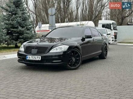 Чорний Мерседес С Клас, об'ємом двигуна 5.46 л та пробігом 400 тис. км за 10300 $, фото 1 на Automoto.ua