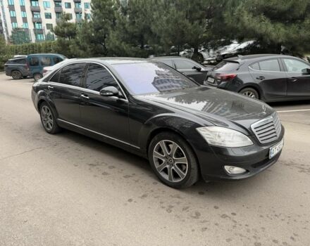 Черный Мерседес С Класс, объемом двигателя 5.5 л и пробегом 300 тыс. км за 6850 $, фото 1 на Automoto.ua