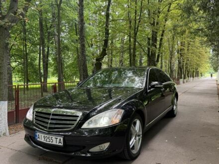 Чорний Мерседес С Клас, об'ємом двигуна 3.5 л та пробігом 300 тис. км за 7650 $, фото 1 на Automoto.ua