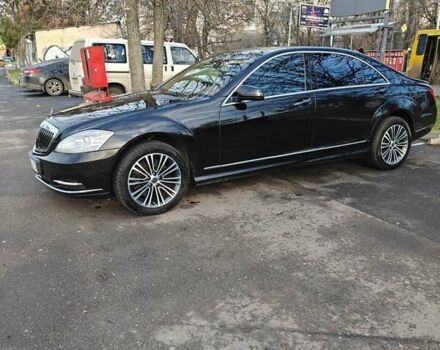 Черный Мерседес С Класс, объемом двигателя 5.46 л и пробегом 257 тыс. км за 11500 $, фото 1 на Automoto.ua