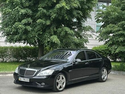 Черный Мерседес С Класс, объемом двигателя 5.5 л и пробегом 222 тыс. км за 11700 $, фото 1 на Automoto.ua