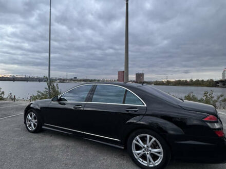 Мерседес С Класс 2006 в Киеве на Automoto.ua Черный Мерседес С Класс, объемом двигателя 5 л и пробегом 229 тыс. км за 8700 $, фото 1 на Automoto.ua