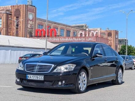 Черный Мерседес С Класс, объемом двигателя 5.5 л и пробегом 217 тыс. км за 10999 $, фото 1 на Automoto.ua