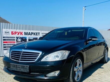 Черный Мерседес С Класс, объемом двигателя 3.5 л и пробегом 300 тыс. км за 6500 $, фото 1 на Automoto.ua
