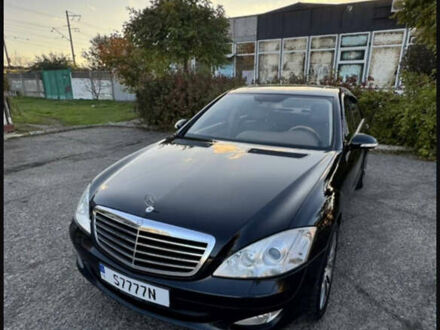 Черный Мерседес С Класс, объемом двигателя 2.99 л и пробегом 300 тыс. км за 10200 $, фото 1 на Automoto.ua