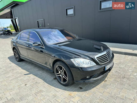 Черный Мерседес С Класс, объемом двигателя 0 л и пробегом 330 тыс. км за 10000 $, фото 1 на Automoto.ua