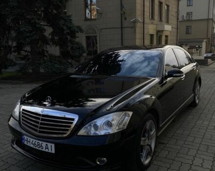 Черный Мерседес С Класс, объемом двигателя 5.5 л и пробегом 303 тыс. км за 10400 $, фото 1 на Automoto.ua