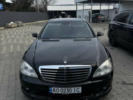 Чорний Мерседес С Клас, об'ємом двигуна 5.5 л та пробігом 409 тис. км за 10500 $, фото 1 на Automoto.ua