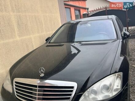 Чорний Мерседес С Клас, об'ємом двигуна 5.46 л та пробігом 350 тис. км за 10200 $, фото 1 на Automoto.ua