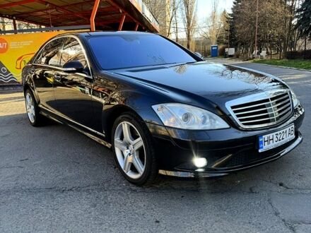 Чорний Мерседес С Клас, об'ємом двигуна 5.5 л та пробігом 220 тис. км за 10000 $, фото 1 на Automoto.ua