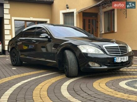 Чорний Мерседес С Клас, об'ємом двигуна 5.46 л та пробігом 206 тис. км за 11500 $, фото 1 на Automoto.ua