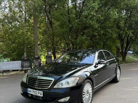 Чорний Мерседес С Клас, об'ємом двигуна 5.46 л та пробігом 360 тис. км за 9000 $, фото 1 на Automoto.ua