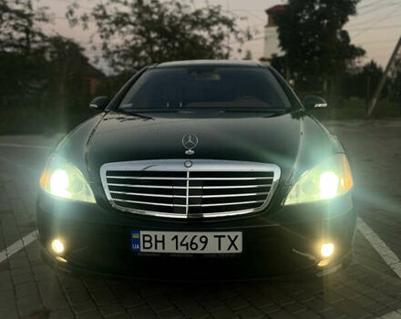 Черный Мерседес С Класс, объемом двигателя 5.46 л и пробегом 200 тыс. км за 11500 $, фото 1 на Automoto.ua