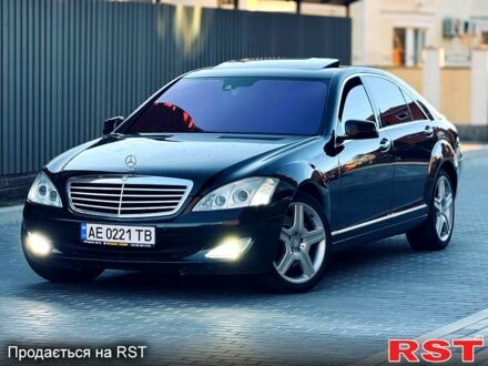 Мерседес С Класс 2007 в Полтаве на Automoto.ua Черный Мерседес С Класс, объемом двигателя 5.5 л и пробегом 303 тыс. км за 13500 $, фото 1 на Automoto.ua