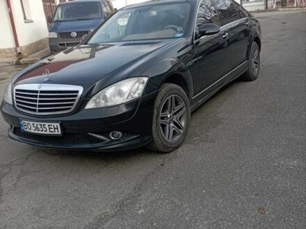 Черный Мерседес С Класс, объемом двигателя 5.5 л и пробегом 236 тыс. км за 11000 $, фото 1 на Automoto.ua