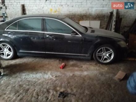 Черный Мерседес С Класс, объемом двигателя 5.46 л и пробегом 120 тыс. км за 6200 $, фото 1 на Automoto.ua
