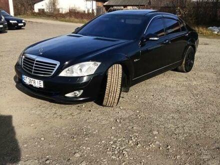 Черный Мерседес С Класс, объемом двигателя 5.5 л и пробегом 204 тыс. км за 12650 $, фото 1 на Automoto.ua