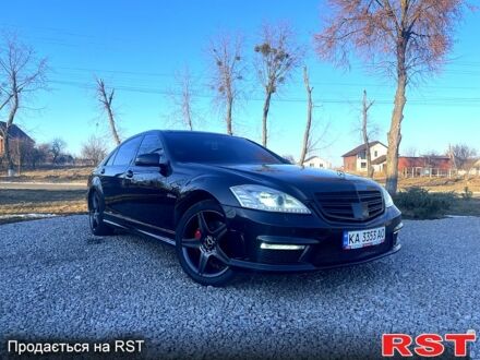 Чорний Мерседес С Клас, об'ємом двигуна 5.5 л та пробігом 295 тис. км за 14999 $, фото 1 на Automoto.ua