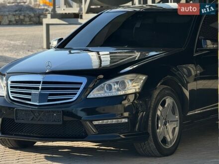 Черный Мерседес С Класс, объемом двигателя 5 л и пробегом 261 тыс. км за 12750 $, фото 1 на Automoto.ua