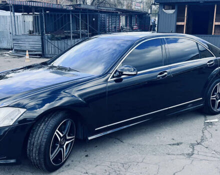 Мерседес С Класс 2007 в Киеве на Automoto.ua Черный Мерседес С Класс, объемом двигателя 3.5 л и пробегом 190 тыс. км за 10500 $, фото 1 на Automoto.ua