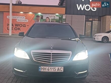 Черный Мерседес С Класс, объемом двигателя 5.46 л и пробегом 332 тыс. км за 12000 $, фото 1 на Automoto.ua