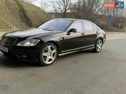 Черный Мерседес С Класс, объемом двигателя 5.46 л и пробегом 222 тыс. км за 8999 $, фото 1 на Automoto.ua