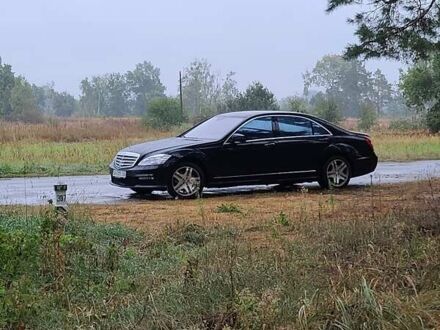 Мерседес С Класс 2007 в Киеве на Automoto.ua Черный Мерседес С Класс, объемом двигателя 5.5 л и пробегом 238 тыс. км за 11999 $, фото 1 на Automoto.ua
