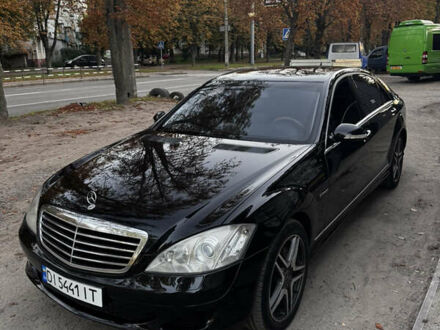 Чорний Мерседес С Клас, об'ємом двигуна 5.46 л та пробігом 300 тис. км за 11499 $, фото 1 на Automoto.ua