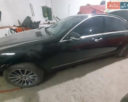 Черный Мерседес С Класс, объемом двигателя 5.5 л и пробегом 270 тыс. км за 5100 $, фото 1 на Automoto.ua