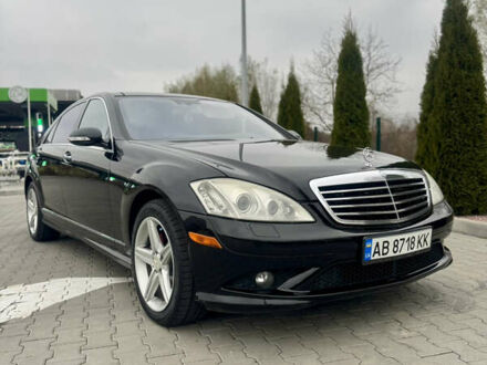 Черный Мерседес С Класс, объемом двигателя 5.46 л и пробегом 270 тыс. км за 9500 $, фото 1 на Automoto.ua