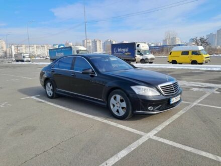 Мерседес С Класс 2008 в Киеве на Automoto.ua Черный Мерседес С Класс, объемом двигателя 5.5 л и пробегом 250 тыс. км за 12500 $, фото 1 на Automoto.ua